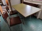 vintage keukentafel met 2 bijhorende stoelen, Huis en Inrichting, Ophalen, Zo goed als nieuw, Groen