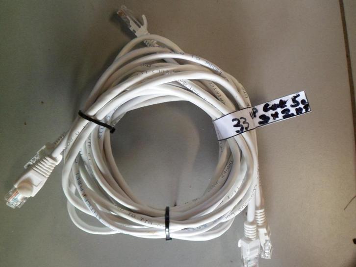 Netwerkkabel UTP/FTP, verschillede kleuren en lengtes,Cat 5e, Computers en Software, Pc- en Netwerkkabels, Zo goed als nieuw, Ophalen of Verzenden