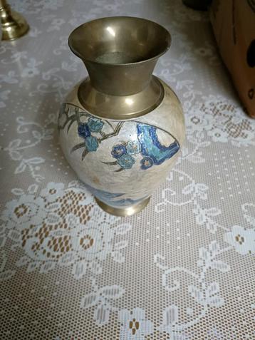 Retro Keramische Vaas – Tweekleurig beschikbaar voor biedingen