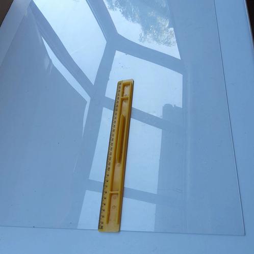 Plaat plexiglas. Dikte 1,2 mm. Afmeting 62 x 48 cm., Doe-het-zelf en Bouw, Glas en Ramen, Zo goed als nieuw, Ophalen