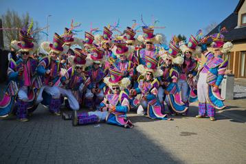Unieke loopgroep + Poppenwagen: Champagne Carnaval beschikbaar voor biedingen