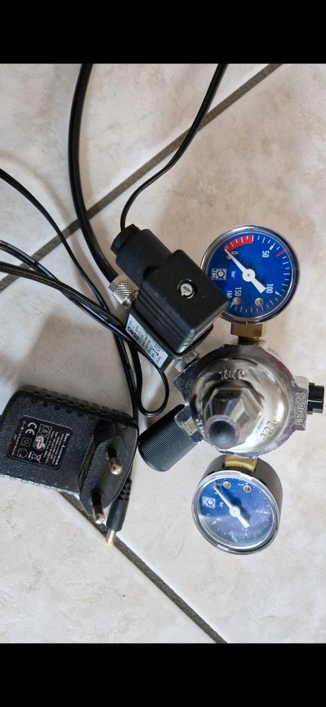 co 2 systeem met alles toebehoren, Animaux & Accessoires, Poissons | Aquariums & Accessoires, Enlèvement