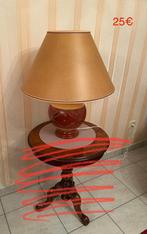 Élégante lampe de table au design classique, Ophalen