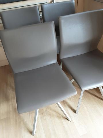 Stoelen grijs 4 stuks kunstleder  ! STEVIGE STOELEN beschikbaar voor biedingen