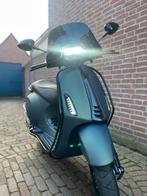Vespa sprint, Fietsen en Brommers, Ophalen, Zo goed als nieuw