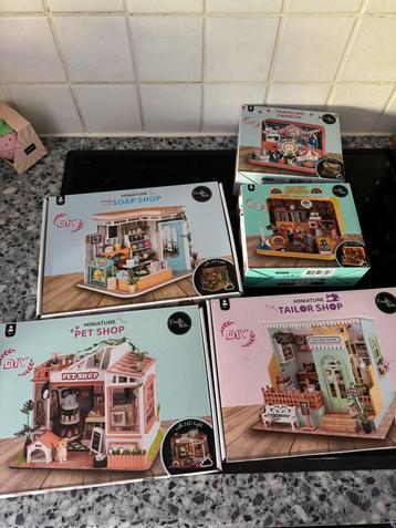 Miniatuur shops beschikbaar voor biedingen