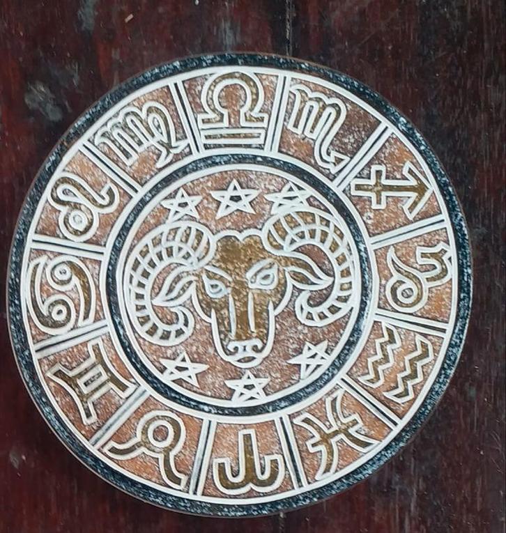 plaque murale signe de zodiaque 30 cm bélier, Antiek en Kunst, Kunst | Beelden en Houtsnijwerken, Ophalen of Verzenden