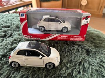 Fiat 500 1:24 - nieuw model in doos beschikbaar voor biedingen