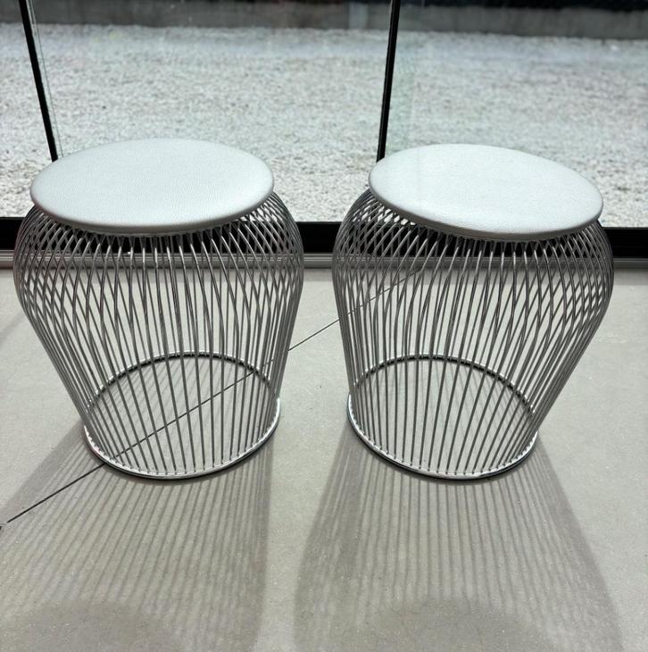 2 vintage design kruk / decoratie - zeer goede staat, Huis en Inrichting, Krukjes, Zo goed als nieuw, Staal, Ophalen