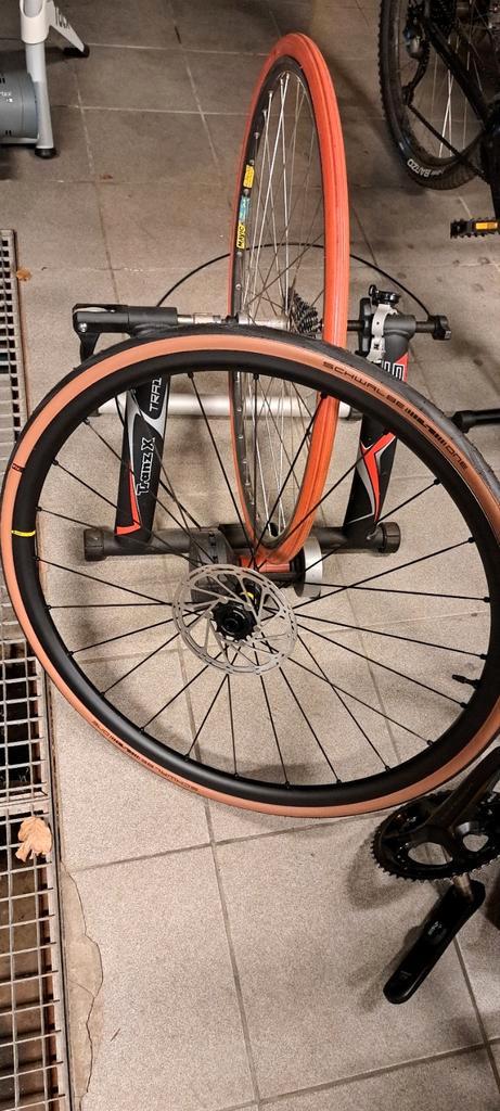Mavic ksyrium s25 voorwiel, Fietsen en Brommers, Fietsonderdelen, Zo goed als nieuw, Racefiets, Wiel, Ophalen of Verzenden