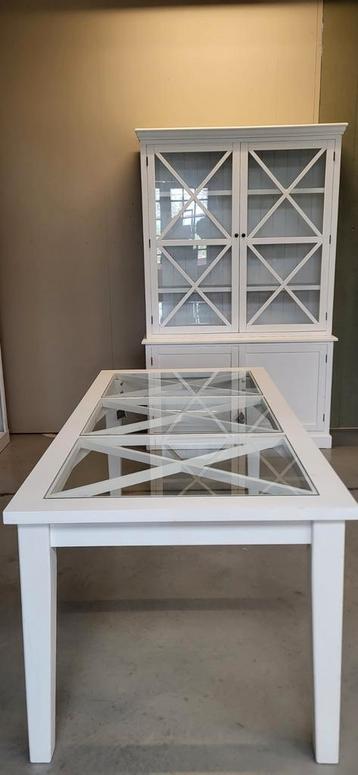 Ensemble table et meuble blanc