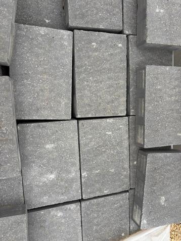 101 stuks Beton klinker NIEUW beschikbaar voor biedingen