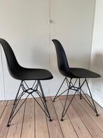 2 stoelen VITRA Eames zwart 758, Huis en Inrichting, Ophalen, Twee, Zwart, Metaal