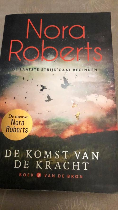 Nora Roberts - De komst van de kracht - goede staat, Livres, Thrillers, Utilisé, Enlèvement ou Envoi