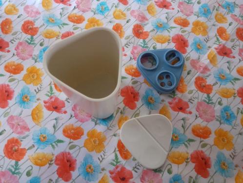 Tupperware - strooibussen, Huis en Inrichting, Keuken | Tupperware, Zo goed als nieuw, Bus of Trommel, Blauw, Wit, Ophalen