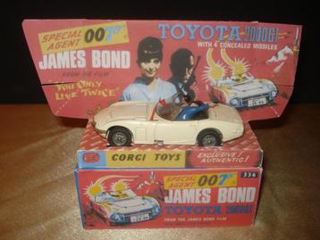 CORGI TOYS Ancienne Toyota 2000 GT James Bond 1967 + Boîte