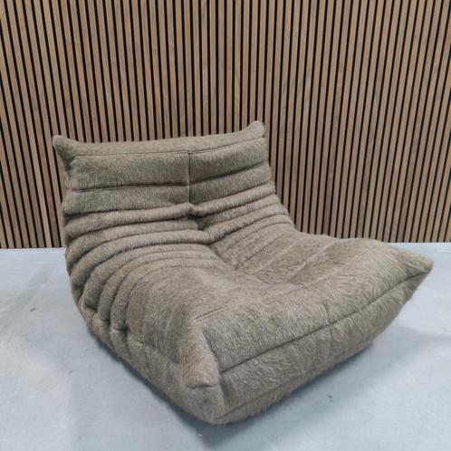 Ligne Roset Togo - Eenzits -Kieffer Feral terra, Antiek en Kunst, Antiek | Meubels | Stoelen en Sofa's, Ophalen of Verzenden