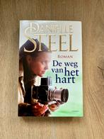 Danielle Steel - De weg van het hart, Boeken, Romans, Ophalen of Verzenden, Zo goed als nieuw