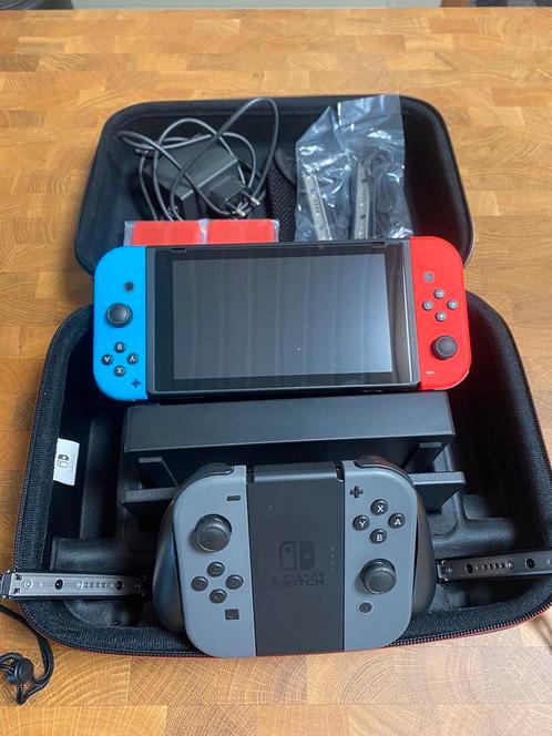 Nintendo Switch + toebehoren, Games en Spelcomputers, Spelcomputers | Nintendo Switch, Zo goed als nieuw, Ophalen