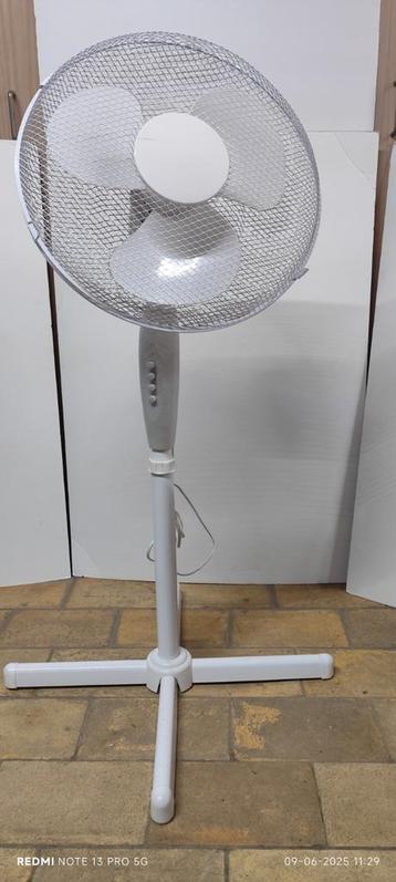 Ventilator, staand model. beschikbaar voor biedingen