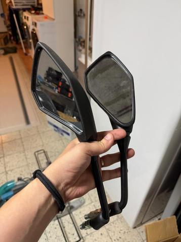 Zijspiegels moto beschikbaar voor biedingen