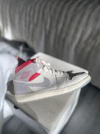 Air Jordan 1 Mid Light Smoke grey/ Gym Red- White size 42, Wit, Nike, Ophalen of Verzenden, Sneakers