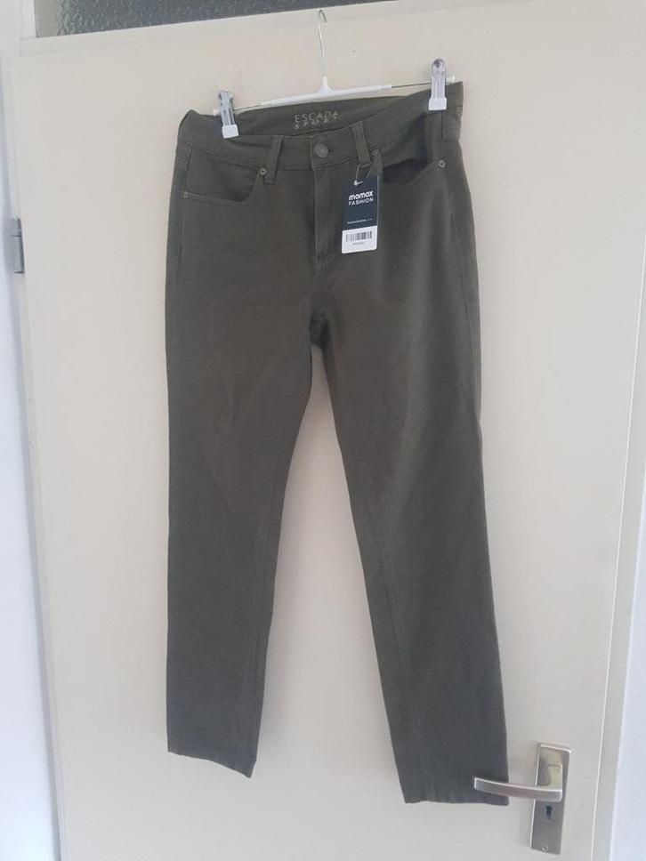 Pantalon de sport Escada Neuf/Nouveau — T.36 (S/M), Vêtements | Femmes, Culottes & Pantalons, Comme neuf, Taille 36 (S), Vert