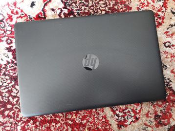 HP 15. AMD A9. 8gb 256SSD. R5