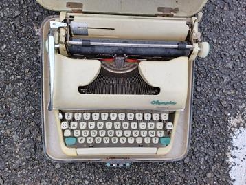 Machine à écrire  beschikbaar voor biedingen