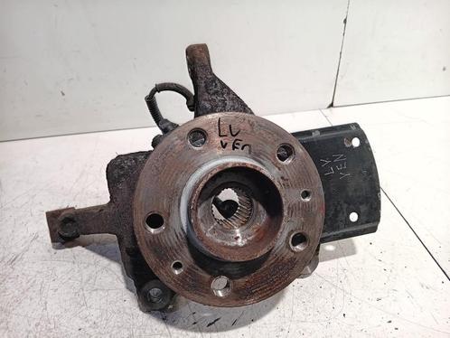 WIELNAAF LINKS VOOR Opel Vivaro (01-2014/12-2019), Auto-onderdelen, Remmen en Aandrijving, Opel, Gebruikt