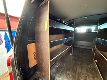 Aménagement pour camionette . ( pour toyota Hiace ) beschikbaar voor biedingen