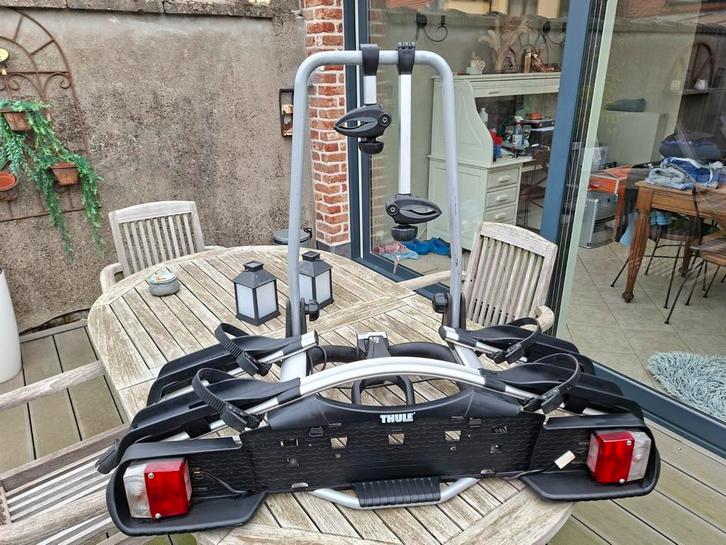 Porte-vélos Thule Euroway G2 921, inclinable, Autos : Divers, Porte-vélos, Comme neuf, Support d'attelage, 2 vélos, Pneus larges