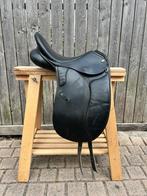 Dressuurzadel 17inch met stijgbeugels, Dieren en Toebehoren, Paarden en Pony's | Zadels, Ophalen, Gebruikt, Dressuur