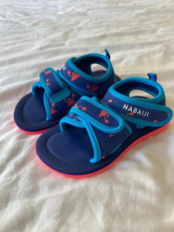 Watersandalen maat 27 Nabaiji blauw met krab disponible aux enchères