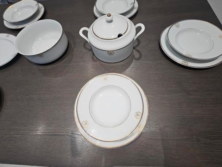 Service complet porcelaine SCHUMANN BAVARIA, Antiquités & Art, Antiquités | Services (vaisselle) complet, Enlèvement