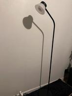 Ikea Moderne staande vloerlamp – perfect werkend, Ophalen, Zo goed als nieuw