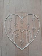Ijzeren, wit geverfd hart voor kaartjes en foto's, Enlèvement