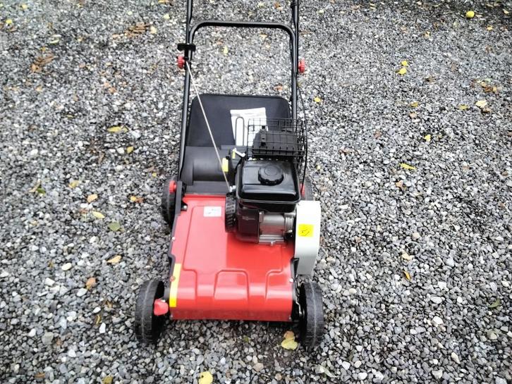 Verticuteermachine, Tuin en Terras, Verticuteermachines, Zo goed als nieuw, Benzine, Ophalen