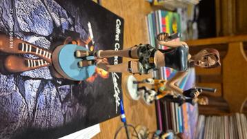figurine Lara Croft, Enlèvement ou Envoi, Neuf, Humain