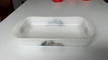 ARCOPAL ovenschotel met margrietjes beschikbaar voor biedingen