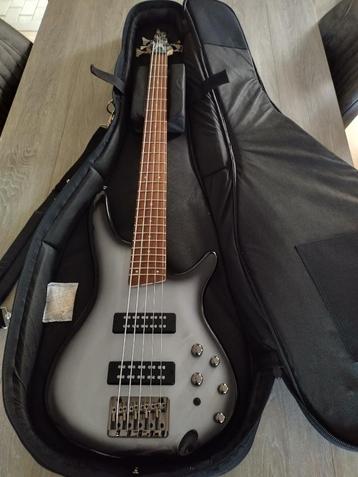 BASGITAAR IBANEZ beschikbaar voor biedingen