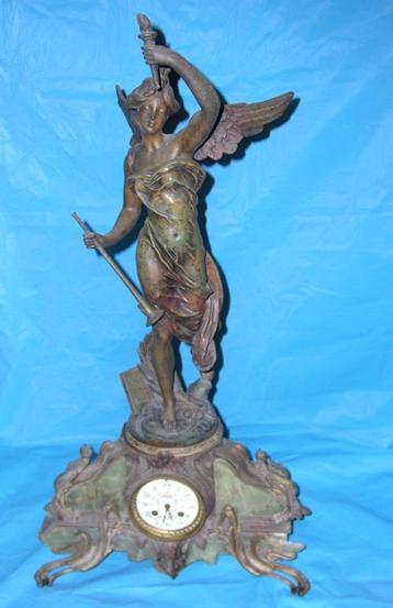 Sculpture en régule Émile Bruchon, pendule ancienne avec sta