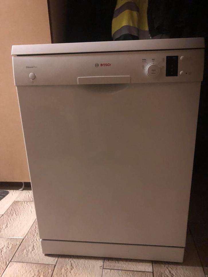 Vaatwasser in nieuwe werkende staat, Elektronische apparatuur, Vaatwasmachines, Zo goed als nieuw, Vrijstaand, 85 tot 90 cm, 45 tot 60 cm