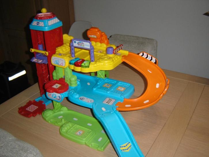 V-Tech Toet Toet auto's  super stuntpark., Kinderen en Baby's, Speelgoed | Vtech, Zo goed als nieuw, 2 tot 4 jaar, Ophalen
