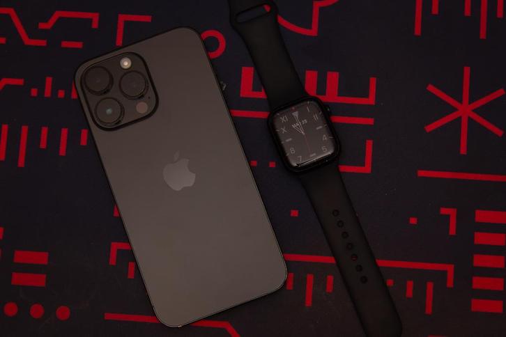 iPhone 14 Pro Max & Apple Watch Series 8, Telecommunicatie, Mobiele telefoons | Apple iPhone, Zo goed als nieuw, 256 GB, Zonder abonnement