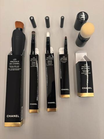 CHANEL - set 5 nieuwe maquillage penselen, Enlèvement ou Envoi, Neuf