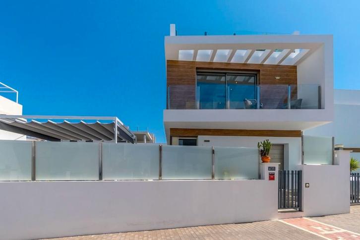 Vrijstaande villa met verwarmd zwembad/ Villamartín, Immo, Buitenland, Spanje, Woonhuis, Overige