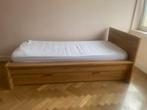 Houten uitschuifbaar bed Stevensmeubel met twee matrassen, Huis en Inrichting, Slaapkamer | Bedden, Gebruikt, Bruin, 210 cm, Tweepersoons