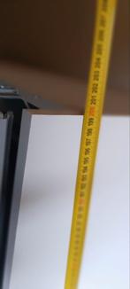 Kledingkast in uitstekende staat., Enlèvement