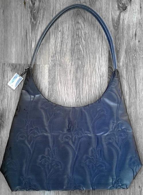 Grote dameshandtas in grijsblauwe nylonachtige kunststof, Handtassen en Accessoires, Tassen | Damestassen, Zo goed als nieuw, Handtas